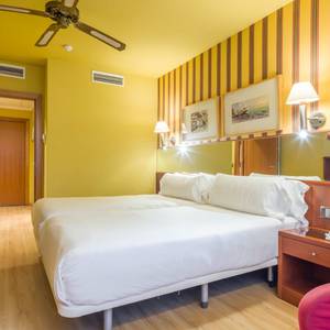 Superior room Hotel ILUNION Les Corts – Spa Barcelona
