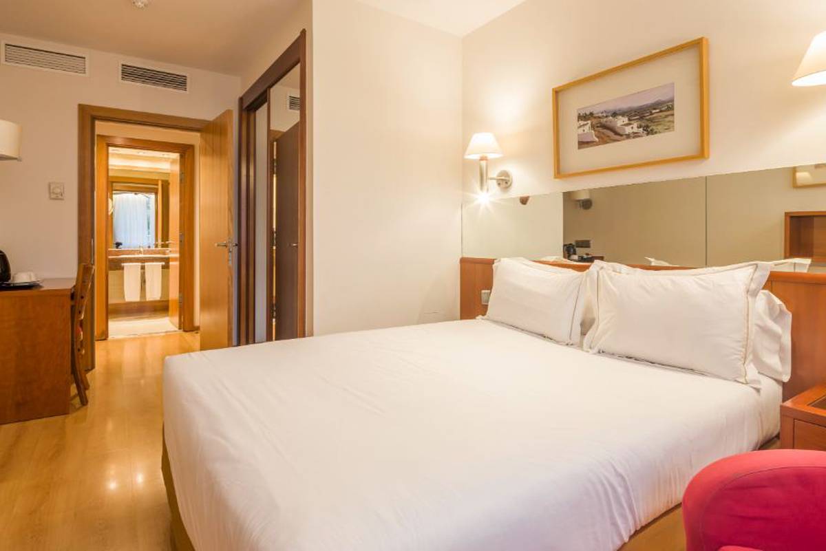 Double room Hotel ILUNION Les Corts – Spa Barcelona